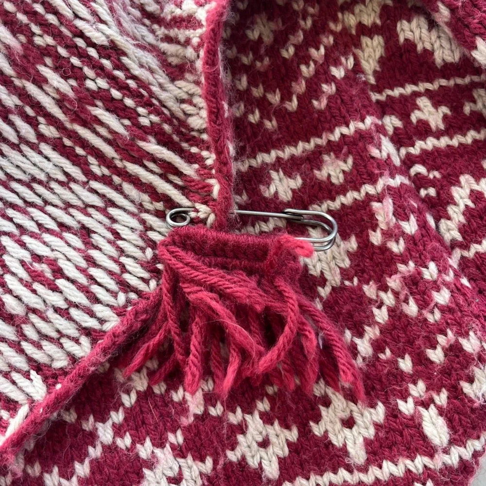 Cabi M Red White Fair Isle Wool Blend Pin Closure Knit Wrap Nordic Shrug Sweater
